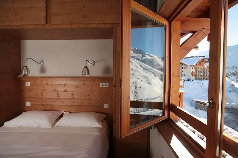 Le Chalet Du Mont Vallon Spa Resort Les Menuires 4*,