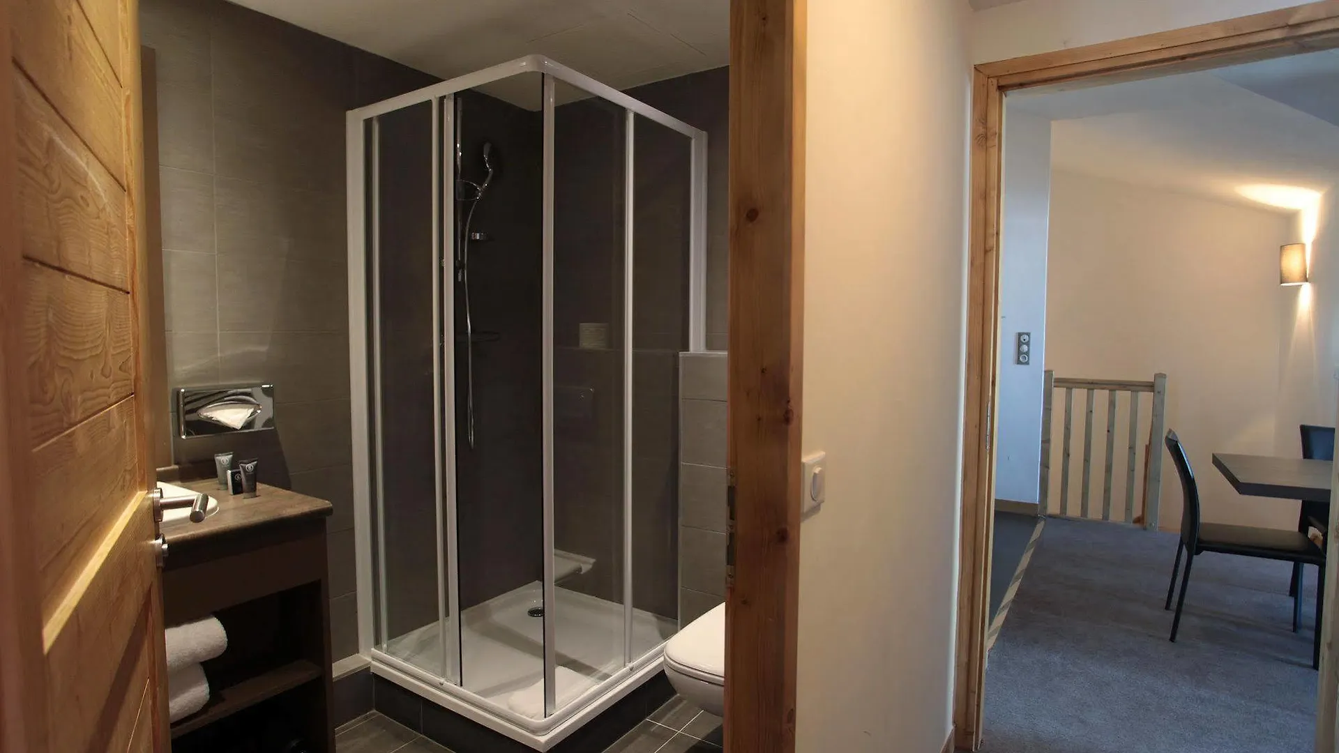 Le Chalet Du Mont Vallon Spa Resort Les Menuires 4*,