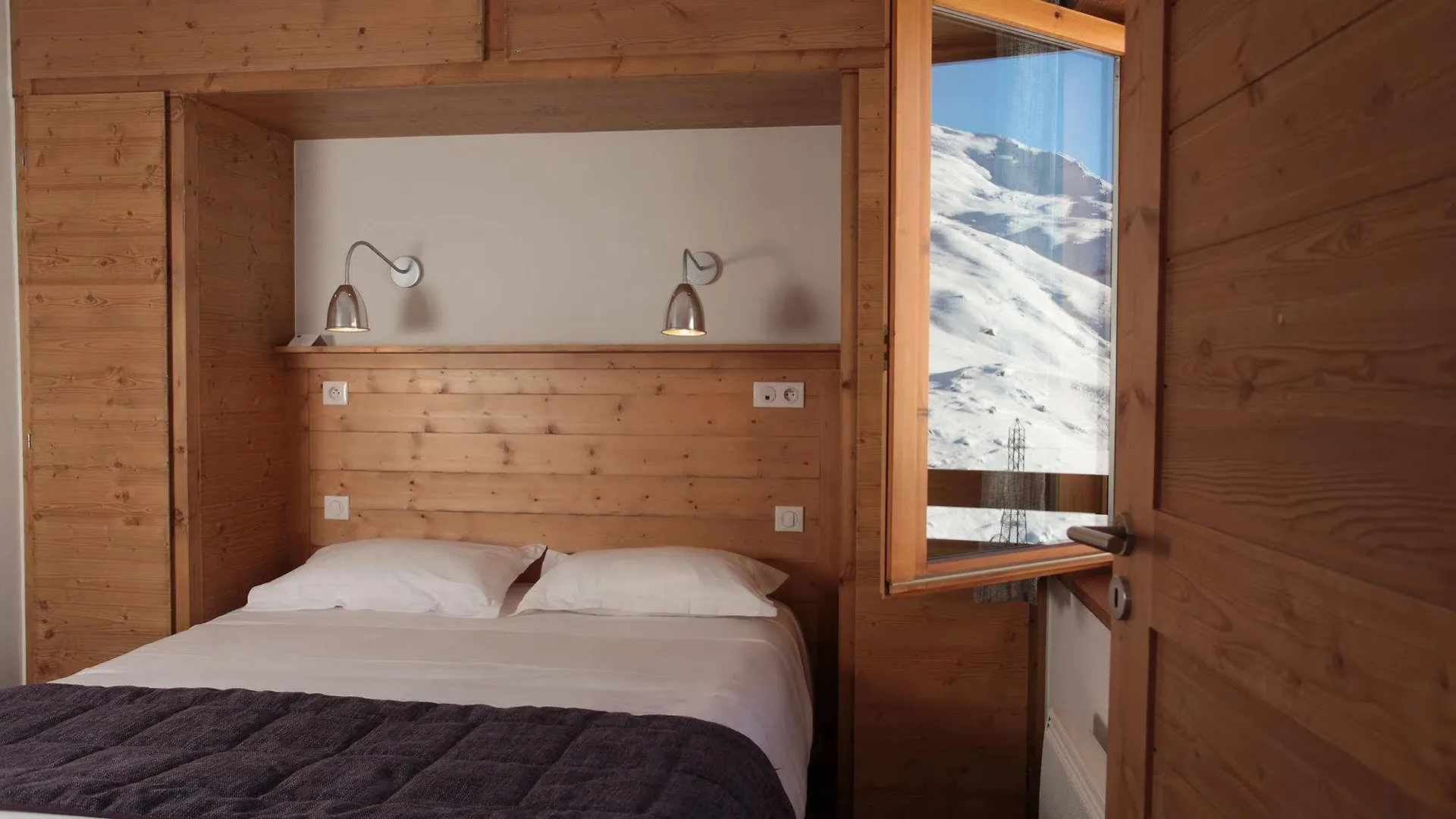 Le Chalet Du Mont Vallon Spa Resort Les Menuires 4*,